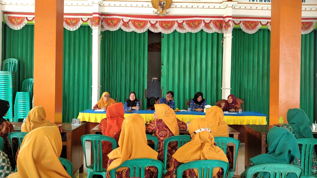 Rapat Koordinasi PKK Desa Kuripan Kidul Bahas EPPGBM