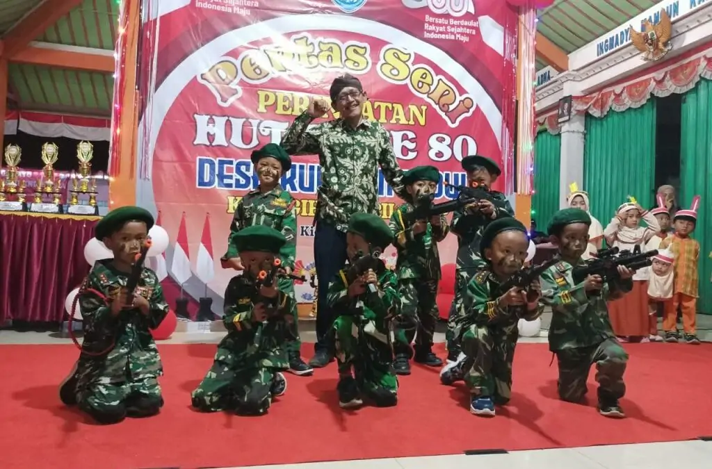 Pentas Seni Semarakkan HUT RI ke-80 di Desa Kuripan Kidul